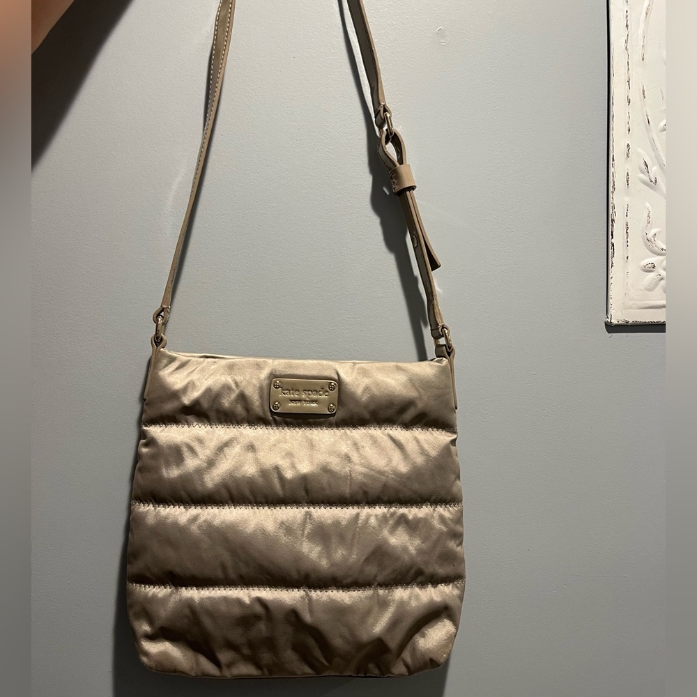 Kate spade puffer grey purse